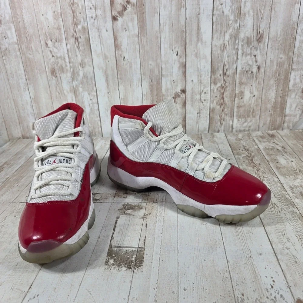 Air Jordan 11 Retro‎ Cherry 2022 White Varsity Red CT8012-116 Mens Size 9